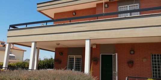 ANZIO / LAVINIO STUPENDA VILLA FINEMENTE RISTRUTTURATA AMPIA METRATURA